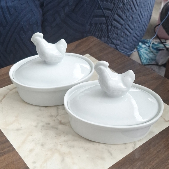 White Ceramic Chicken Butter Dish - Picture 12 of 12